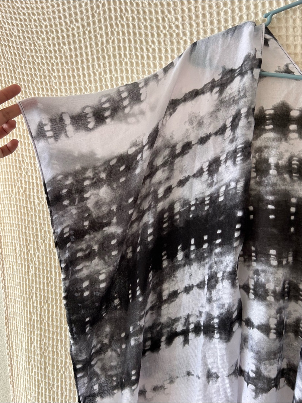 Black & White Tie-Dye Kimono Duster - Picture 6 of 6